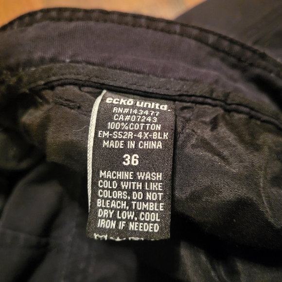 Ecko Unltd black cargo shorts - Picture 4 of 4